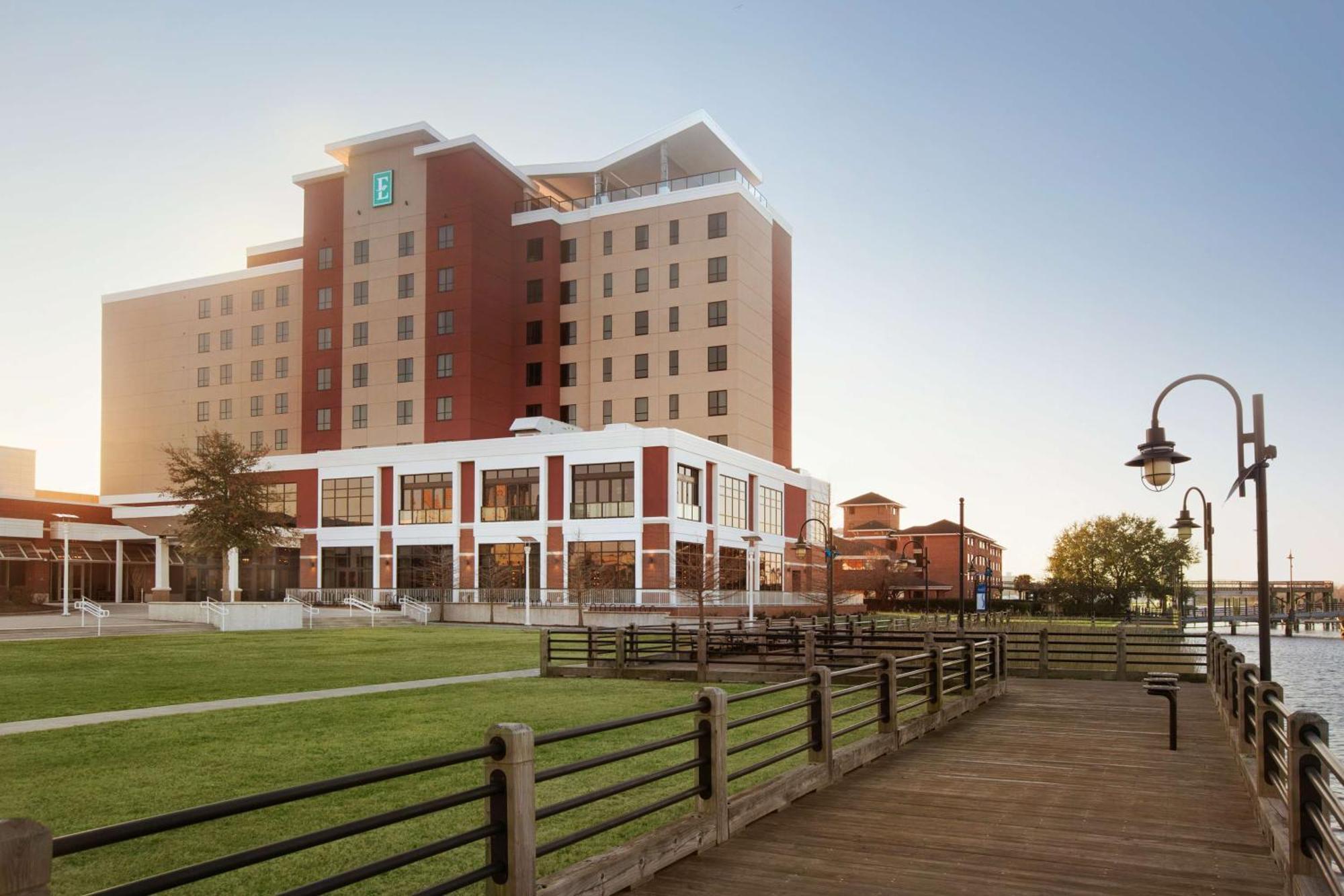 Embassy Suites By Hilton Wilmington Riverfront Exterior foto