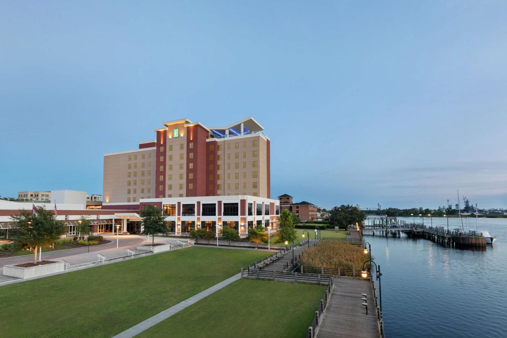 Embassy Suites By Hilton Wilmington Riverfront Exterior foto